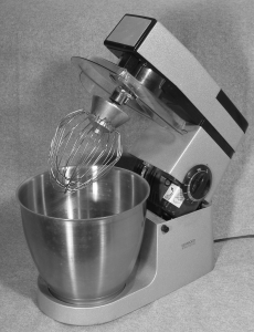 Kuechenmaschine Kenwood fcm 230x300 - Was können Küchenmaschinen mit Kochfunktion?